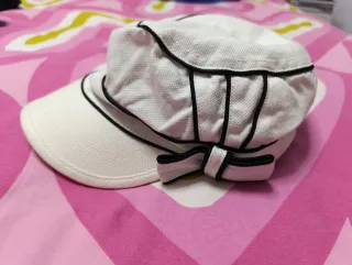 Gorra ALDO blanca con ribete negro