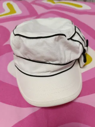 Gorra ALDO blanca con ribete negro
