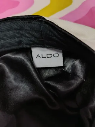 Gorra ALDO blanca con ribete negro