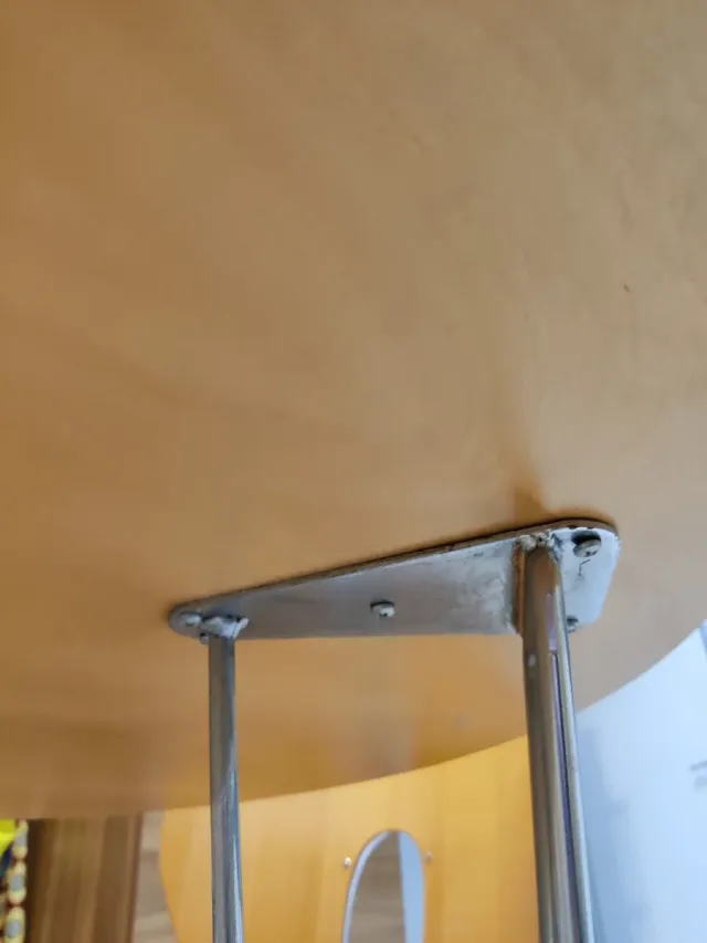 Mesa redonda cristal y 4 sillas madera