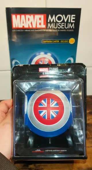 Marvel Movie Museum #26 Capitana Carter Escudo