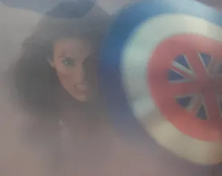 Marvel Movie Museum #26 Capitana Carter Escudo