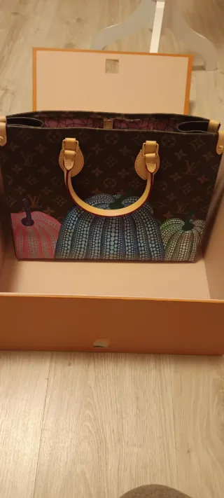 Bolso Louis Vuitton con diseño de calabazas