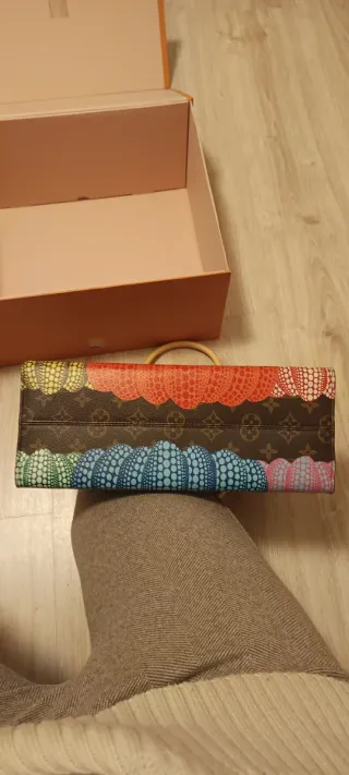 Bolso Louis Vuitton con diseño de calabazas