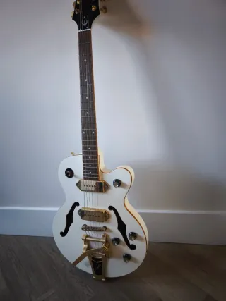 Epiphone Wildkat Ed. Limitada Bigsby White Pearl
