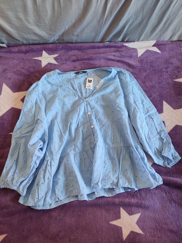 Blusa azul bordada talla XXL
