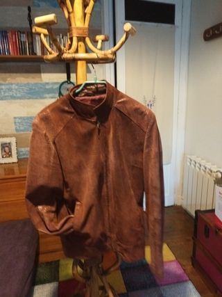 Cazadora d piel burdeos envejecida