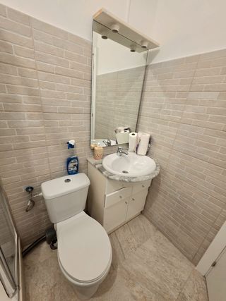 Traspaso peluquería con espacio tipo vivienda