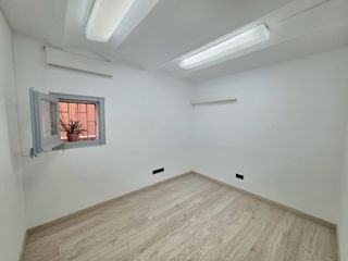 Traspaso peluquería con espacio tipo vivienda