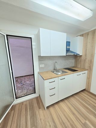 Traspaso peluquería con espacio tipo vivienda