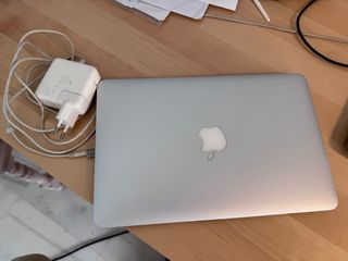 MacBook Air Plata 11" año 2010