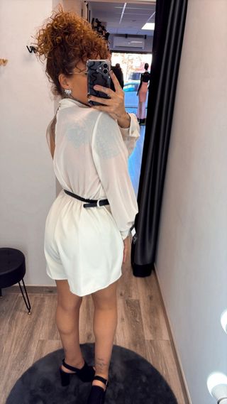 Mono blanco elegante