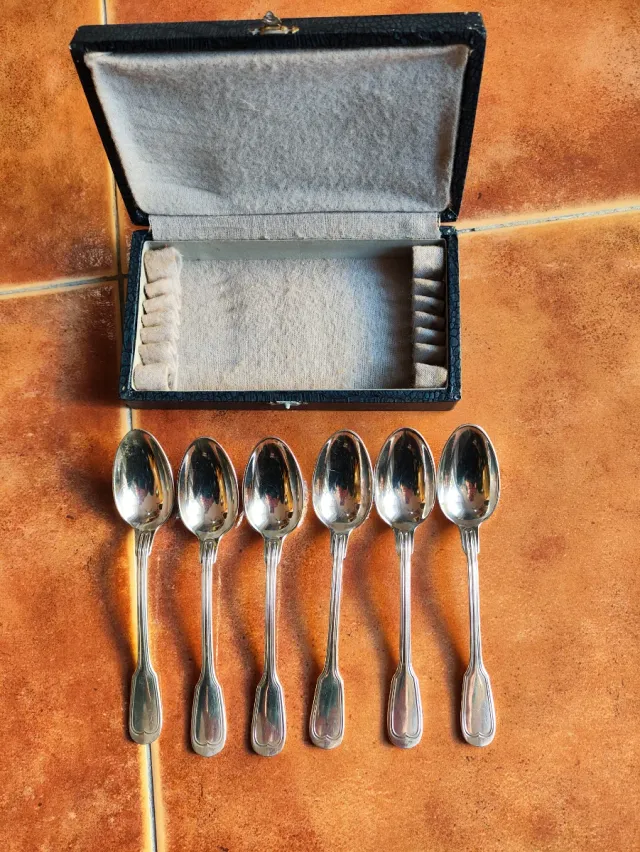 Set di 6 cucchiaini d'argento antichi placcati in argento