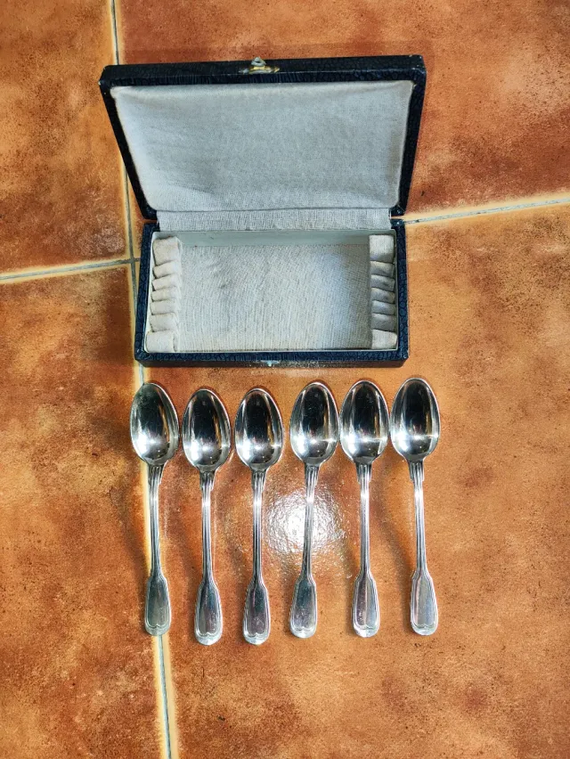 Set di 6 cucchiaini d'argento antichi placcati in argento