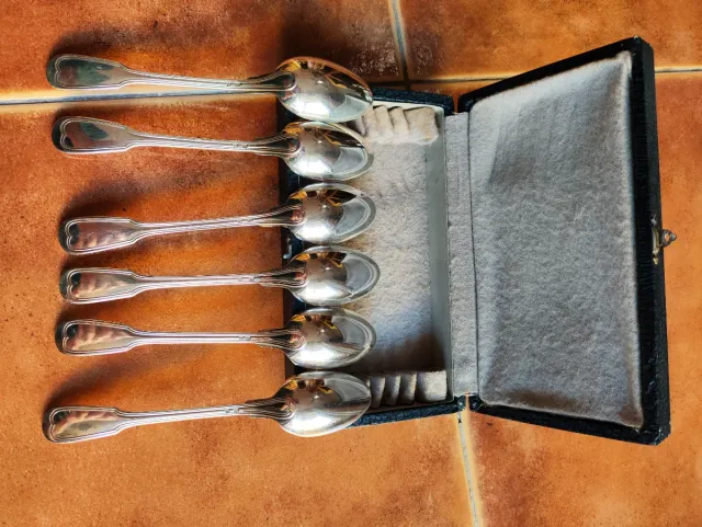 Set di 6 cucchiaini d'argento antichi placcati in argento