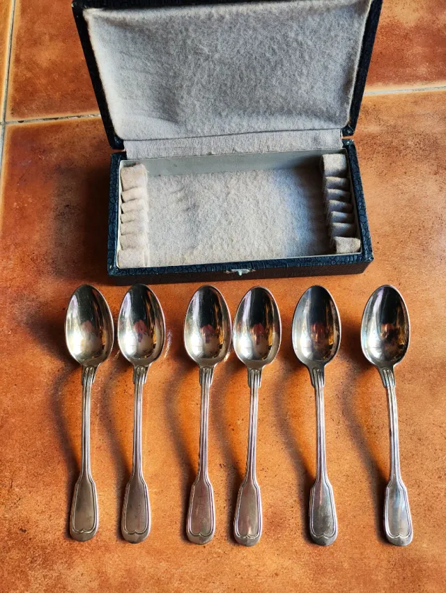 Set di 6 cucchiaini d'argento antichi placcati in argento