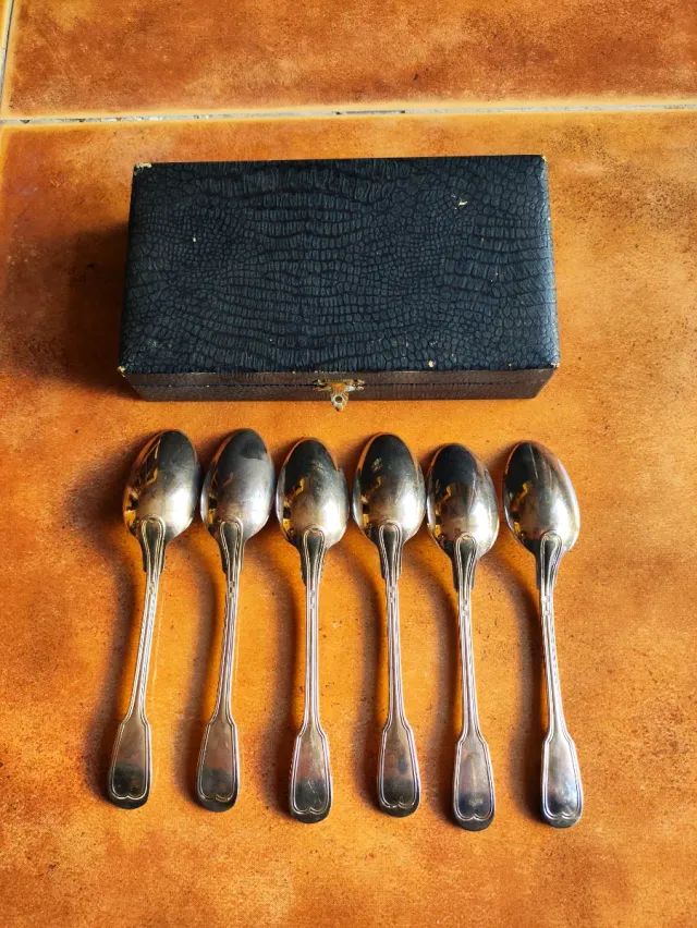 Set di 6 cucchiaini d'argento antichi placcati in argento