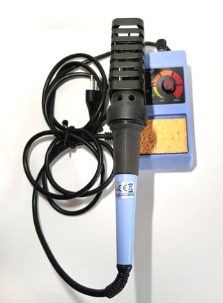 Saldatrice a stagno con regolatore