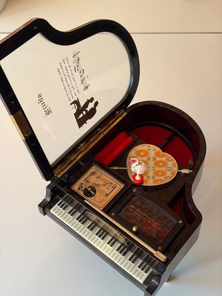 Caja de música joyero piano R.Strobel