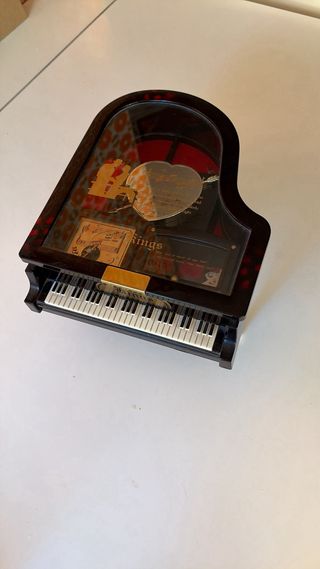 Caja de música joyero piano R.Strobel