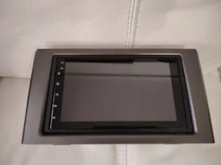 Pantalla Universal con Carplay. Marco para iveco.