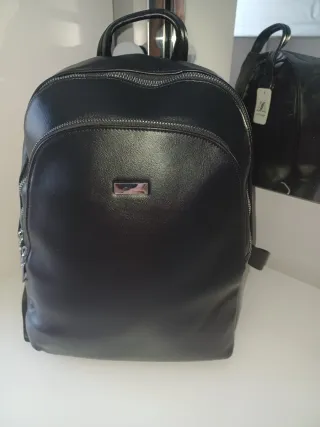 Bolso mochila negro 2 compartimentos