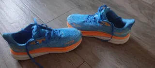 Hoka Bambas Azul/Naranja (Usadas 1 vez)