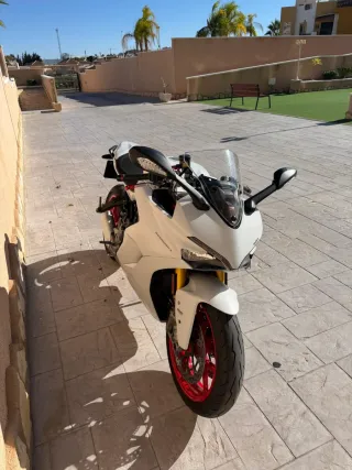 Ducati SuperSport 939S Blanca 2017 14.920 km