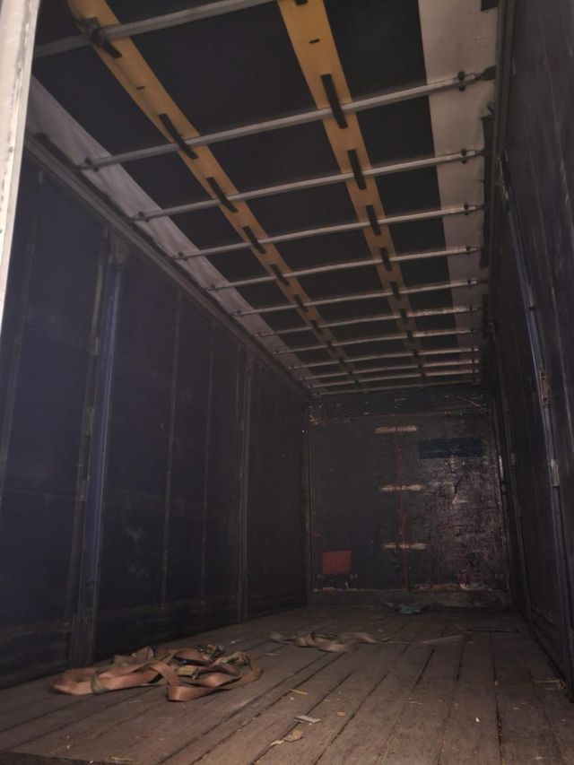 Camión Mercedes Atego con puerta elevadora