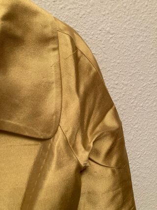 Elegante chaqueta dorada ROBERTO VERINO seda