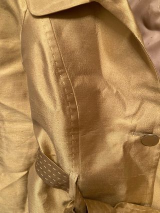 Elegante chaqueta dorada ROBERTO VERINO seda