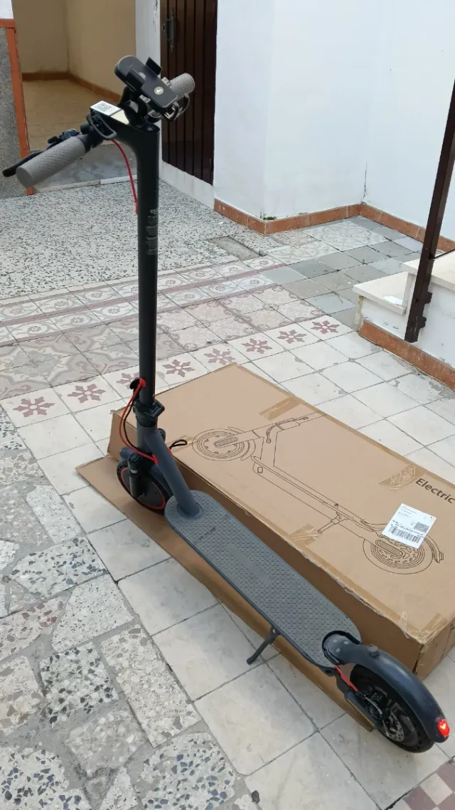 Patinete Eléctrico Plegable. Costó 207,15€