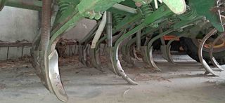 Sembradora GIL de 19 chorros.