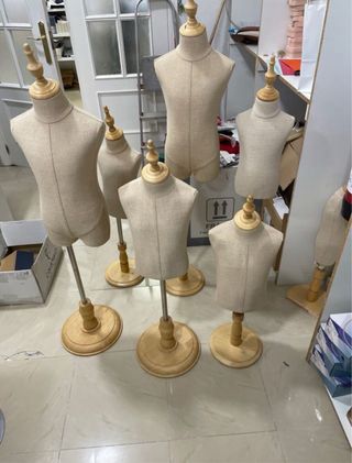 Lote 11 maniquíes infantiles beige