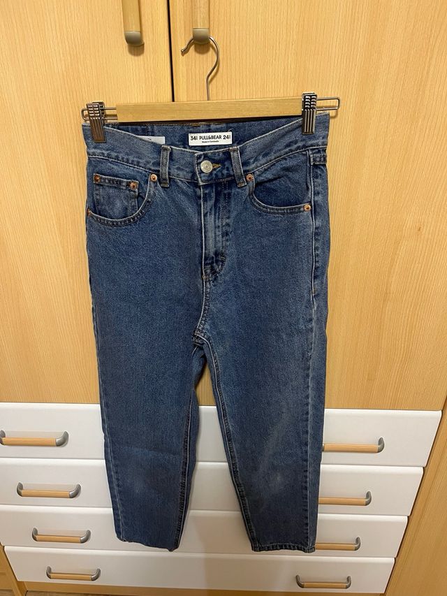 Pantalones Mom Pull&Bear Talla M