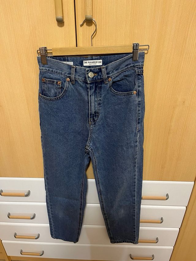 Pantalones Mom Pull&Bear Talla M