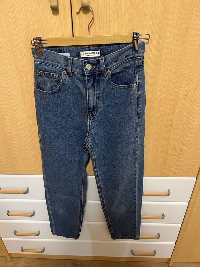 Pantalones Mom Pull&Bear Talla M