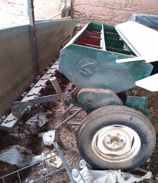 Sembradora de 19 chorros.