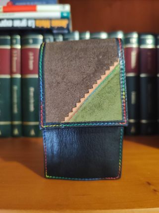 Funda cajetilla tabaco piel negra multicolor