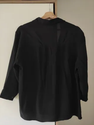 Blusa Bershka Negra Cuello Pico