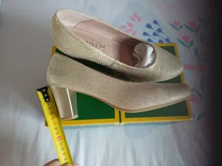 Zapatos Pitillos Piel Tacón 6.5cm Dorados