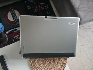 Portátil Acer Aspire 9300 17" con Linux