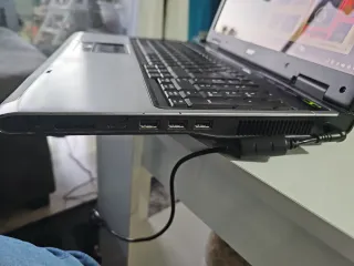 Portátil Acer Aspire 9300 17" con Linux