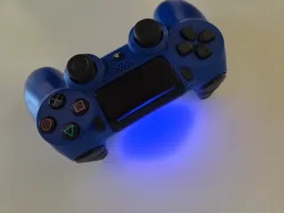 Ps4 500 GB + 2 controller