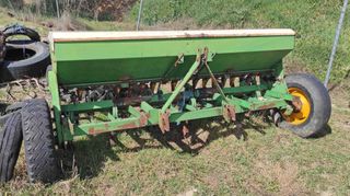 Sembradora GIL 19 botas.