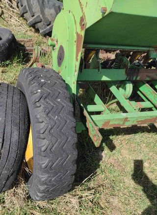 Sembradora GIL 19 botas.