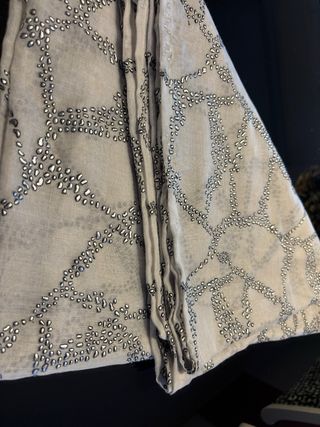 Pañuelo elegante plateado y gris