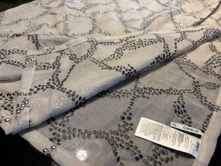 Pañuelo elegante plateado y gris