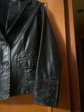 chaqueta imitación cuero.