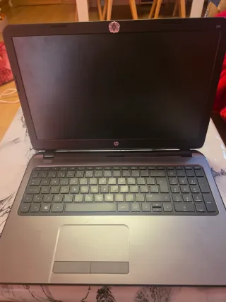 Portátil HP 4GB RAM 1TB